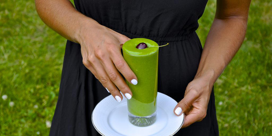 Svalka dig med en grön sommarsmoothie