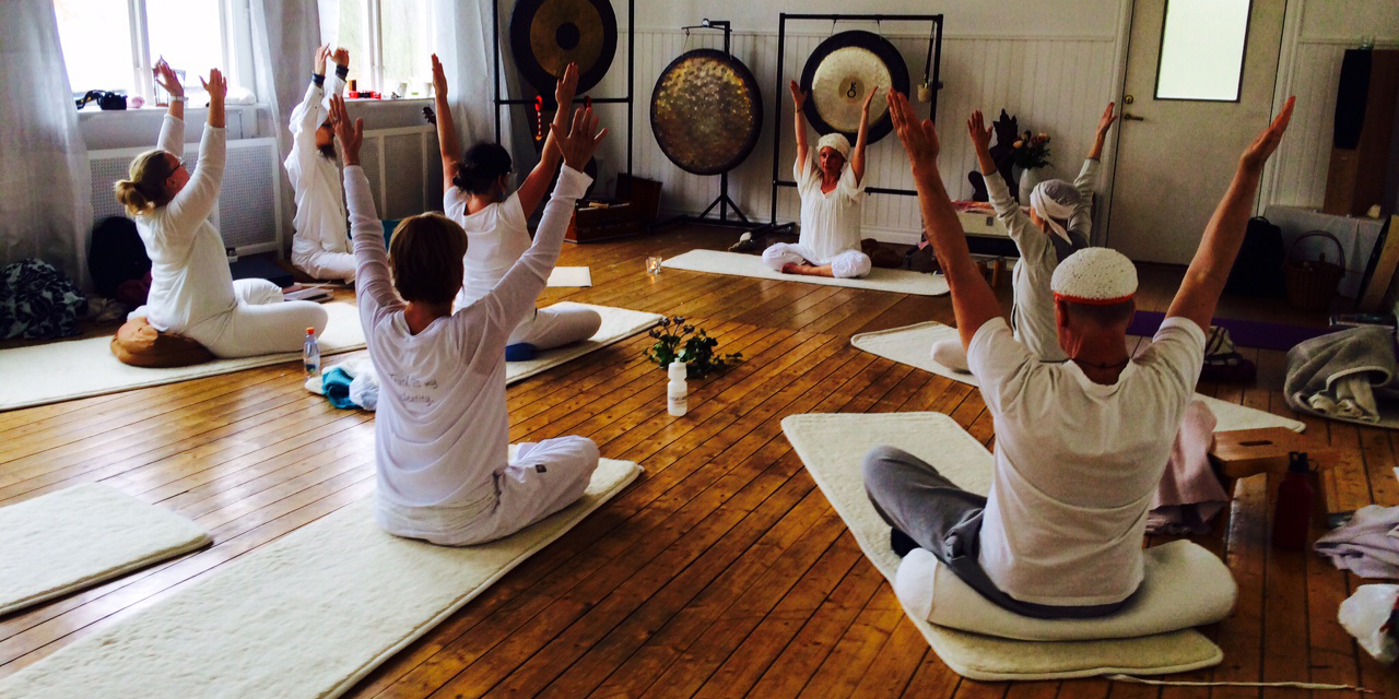Stipendium för dig som vill sprida yogaglädje