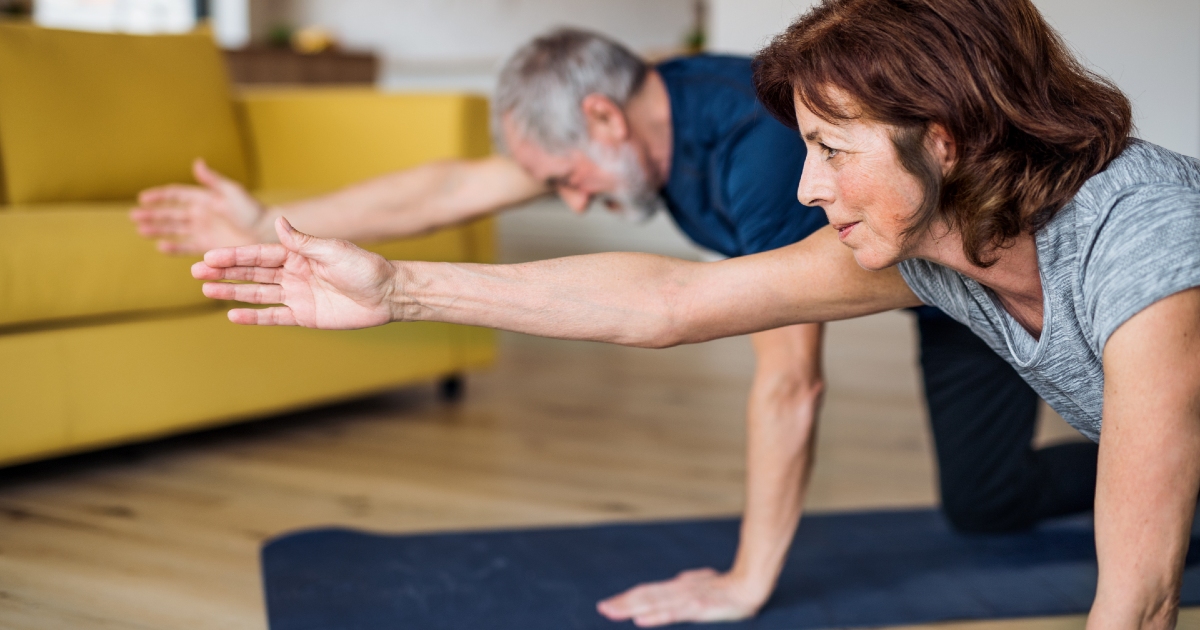 Våga senioryoga – träning utformad för åldrandets utmaningar  thumbnail