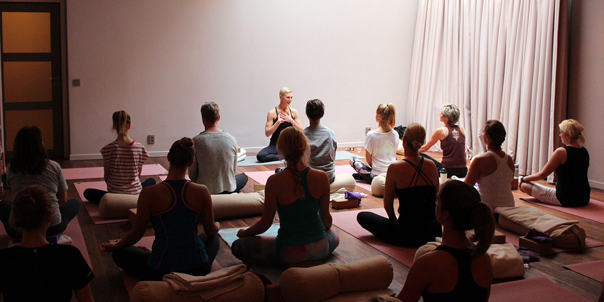 /system/media_objects/images/cae/c5b/a6-/original/Yogamarathon_sthlm_altromondo_Yogobe_1.jpg?1445263159
